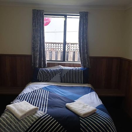 Wilderness Backpackers Hostel Haast Buitenkant foto