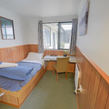 Wilderness Backpackers Hostel Haast Buitenkant foto