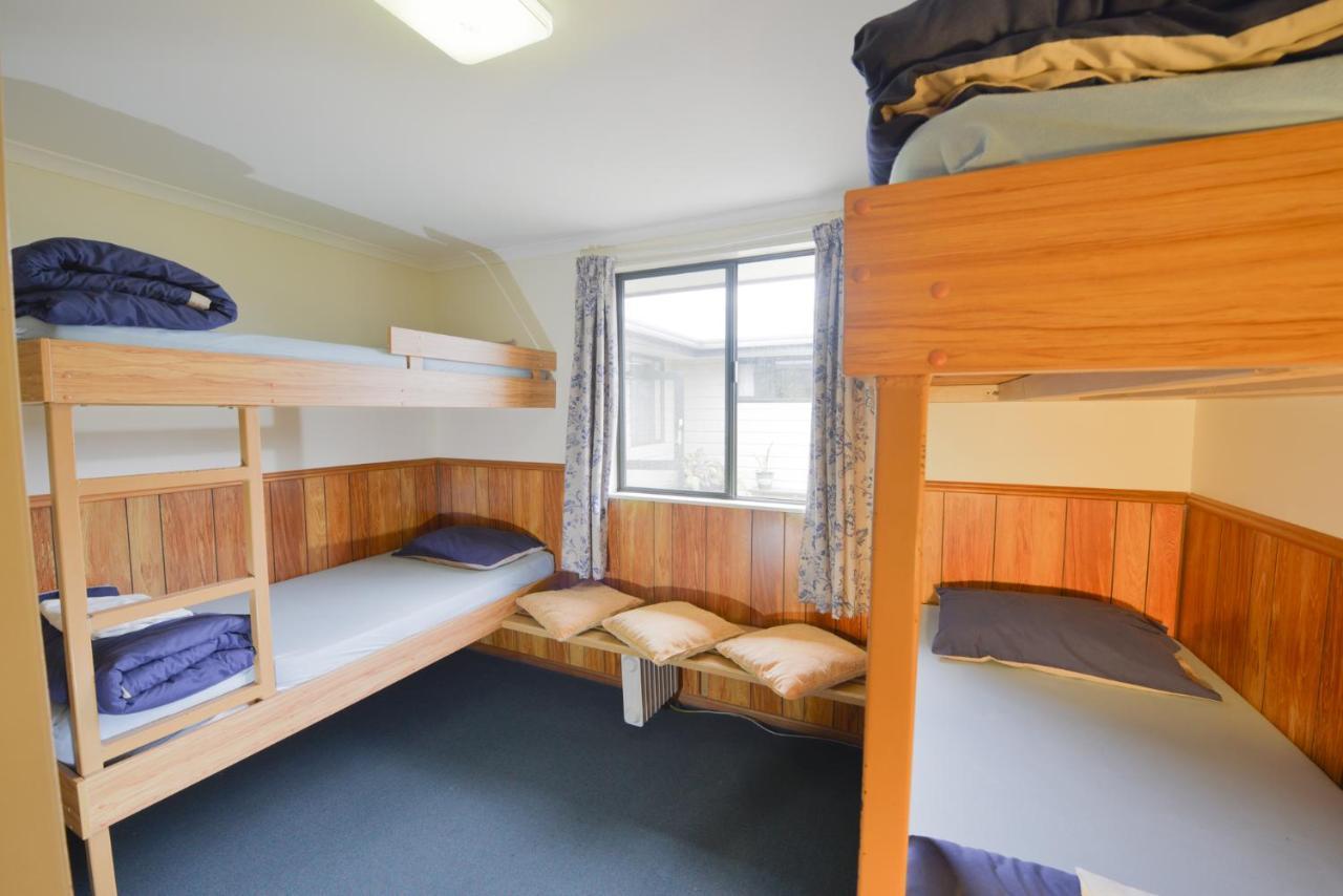 Wilderness Backpackers Hostel Haast Buitenkant foto