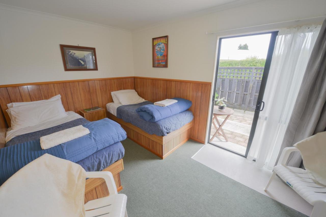 Wilderness Backpackers Hostel Haast Buitenkant foto