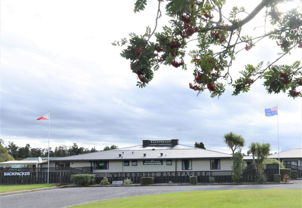 Wilderness Backpackers Hostel Haast Buitenkant foto