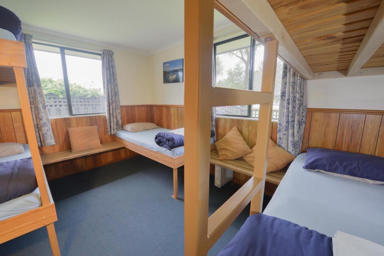 Wilderness Backpackers Hostel Haast Buitenkant foto